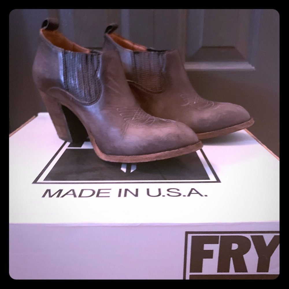 Frye Iliana slip-on bootie